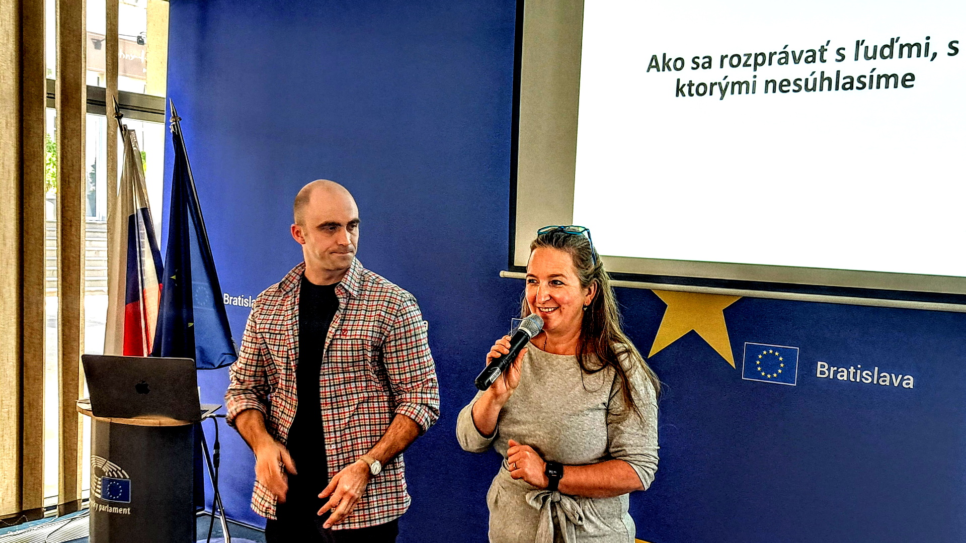 Zážitkové vzdelávanie seniorov – demokracia v praxi v rámci projektu Doma v Európe – Ako sa rozprávať s ľuďmi, s ktorými nesúhlasíme